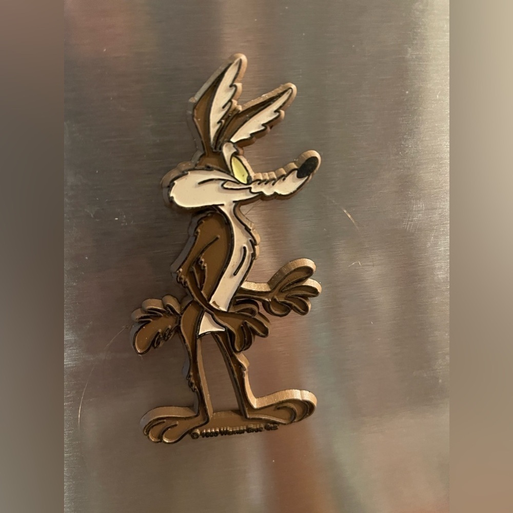 WILE E. COYOTE Vintage Old LOONEY TUNES RUBBER FRIDGE MAGNET Standings Board
